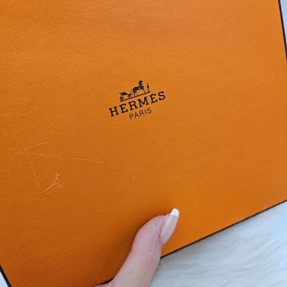 Authentic Hermès Gift Box (Empty) - Picture 3 of 7